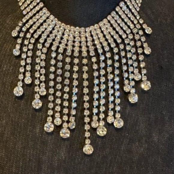 Nineteen fifty clear crystal bib rhinestone vintage necklace. - Picture 3 of 5